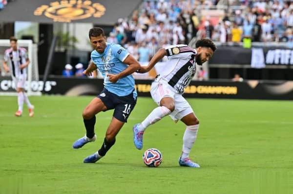 Juventus 2-5 Manchester City! Guardiola đã dẫn dắt đội giành chiến thắng, và trò chơi đầu tiên của v