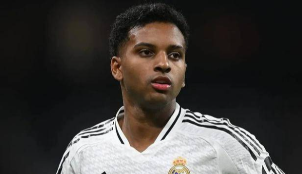 Tiền đạo Real Madrid đã trở 